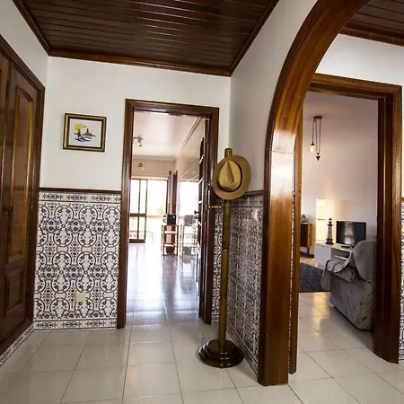 Haus Der Scheinwerfer Mit Freier Garage By Interhome *