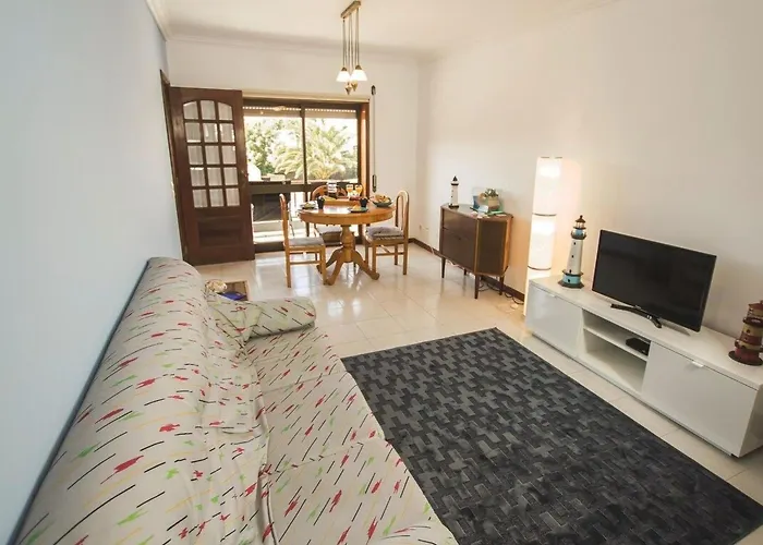 Haus Der Scheinwerfer Mit Freier Garage By Interhome Apartman Gafanha da Nazaré