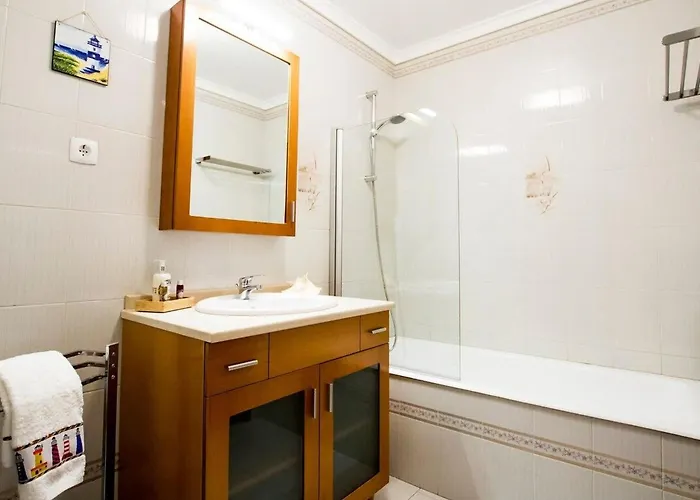 Haus Der Scheinwerfer Mit Freier Garage By Interhome Apartman Gafanha da Nazaré